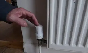 W którą stronę odkręca się grzejnik? Prosty sposób na uniknięcie błędów i regulację temperatury