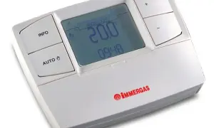 Jak wybrać najlepszy regulator pokojowy do pieca na pellet? Porady i ranking