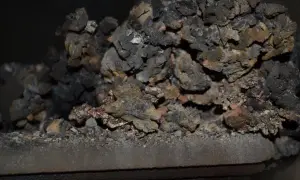 Dlaczego powstają spieki w piecu na pellet i jak ich uniknąć skutecznie